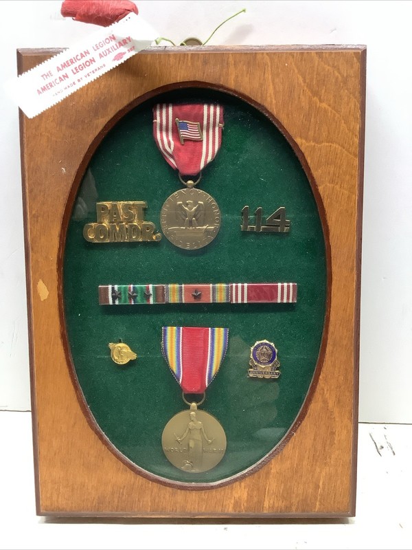 U S Military Medals, Pins & Ribbon Bar Lot - In Display Case