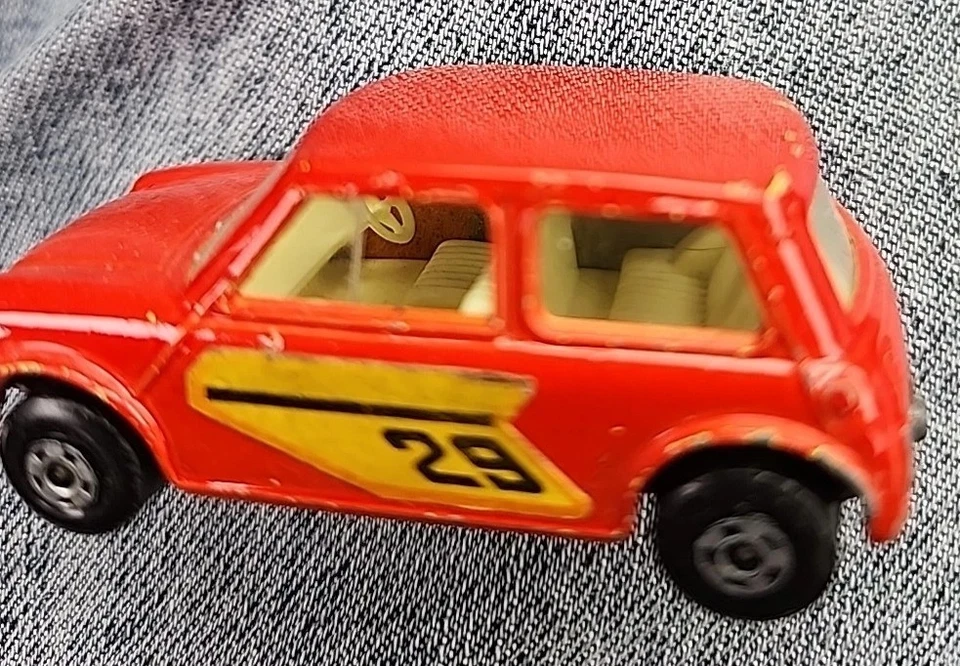 ANTIQUE MATCHBOX CAR SUPERFAST 29 RACING MINI 1970 ROUGE MINT Vintage Toy  - Image 2 of 4