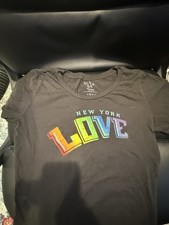 WNBA New York Liberty Pride. Old School Logo Women’s Size Medium