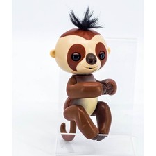 WowWee Fingerlings Kingsley the Sloth Brown Tan Interactive Robotic Toy 3751
