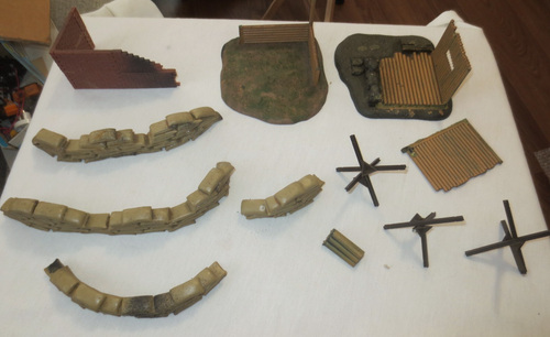Vintage War Parts lot with multiple walls in 1/32 scale, mostly Italeri