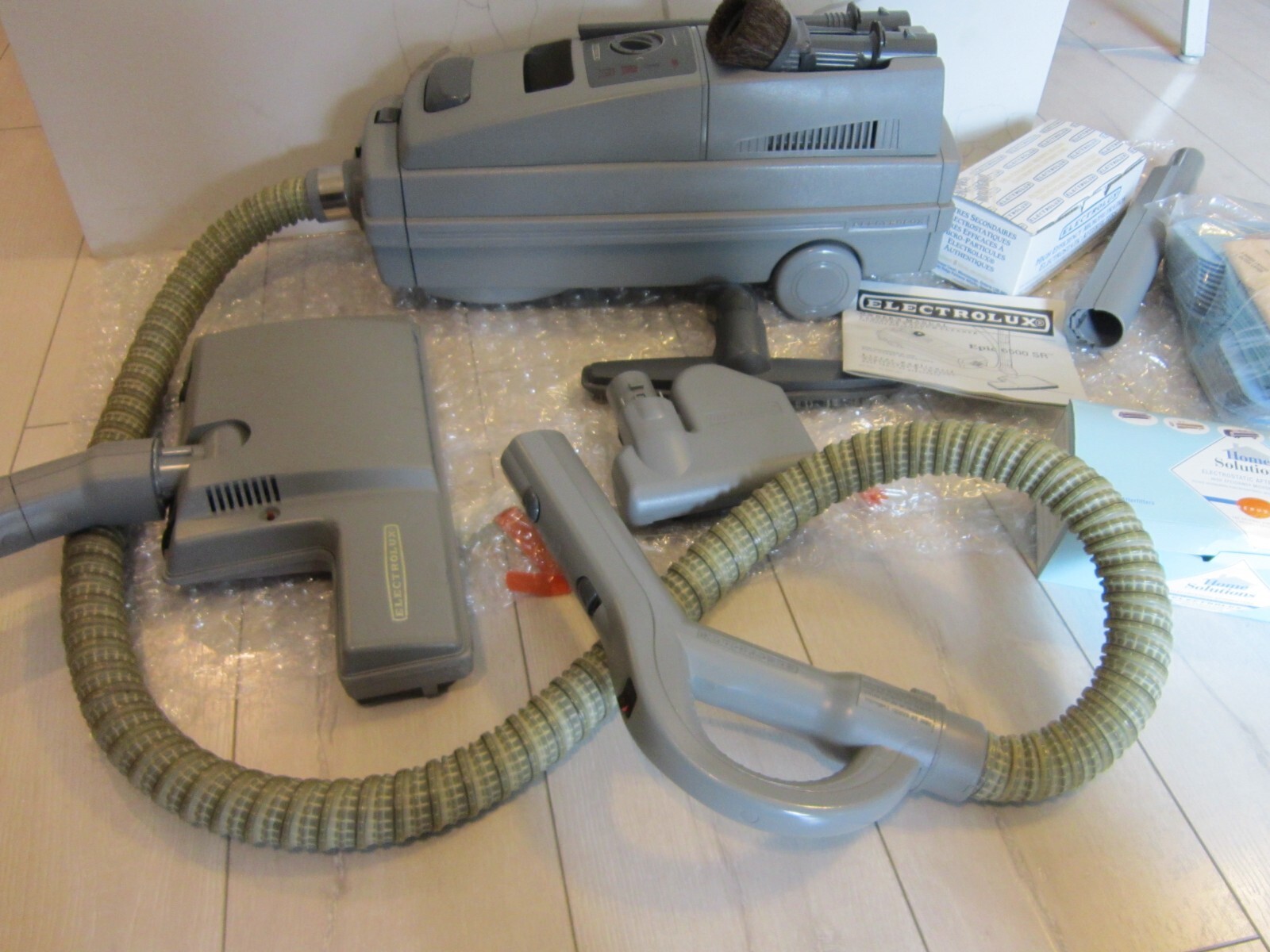 Electrolux Epic 6500 SR Canister Vacuum Works with accessories eBay