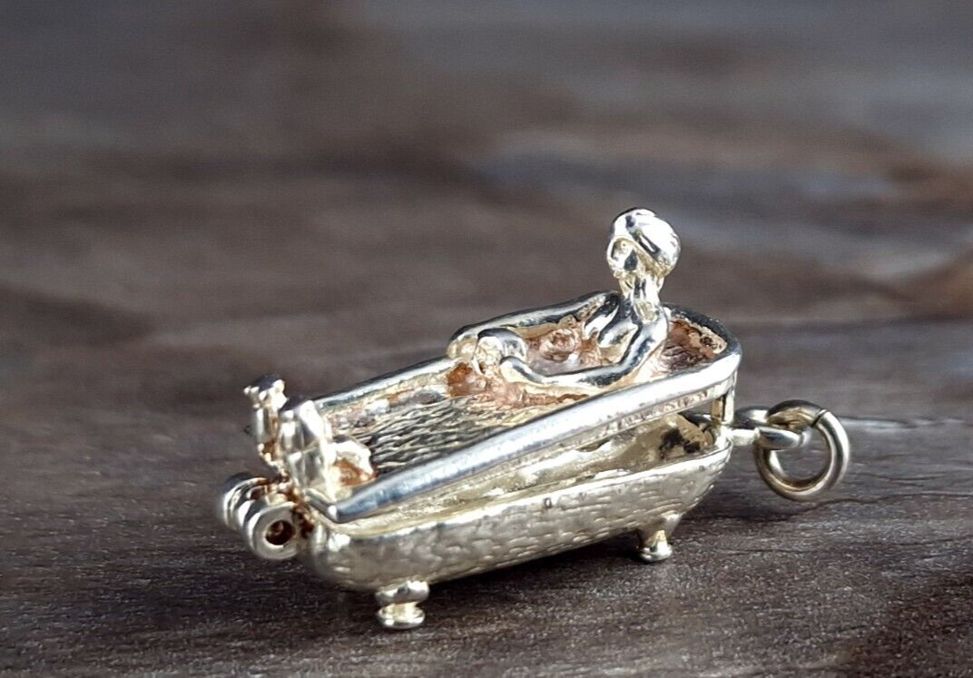 Charms colgante plata 925 mujer en bañera - abatible y sensual humorístico