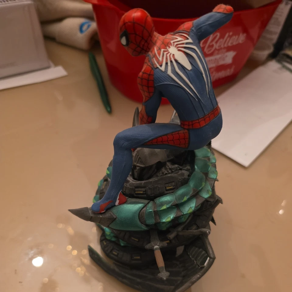 RARA Estatua Marvel’s Spider-Man Edición Coleccionista Foto 3 de 4