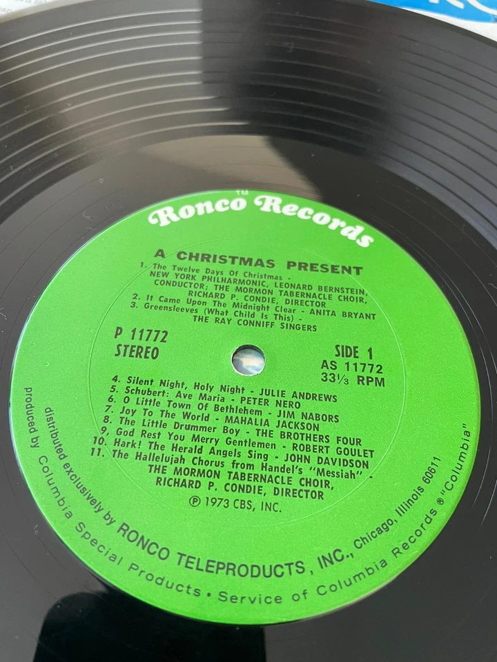 A CHRISTMAS PRESENT - CAROLS RONCO 3D POP UP Gatefold UK 1973 LP - Image 4 of 4