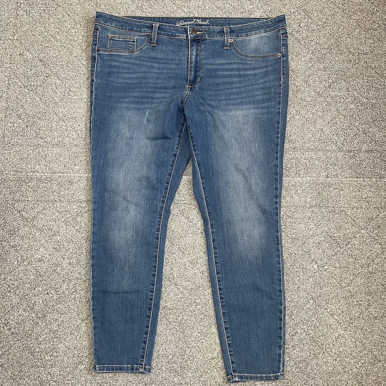 Universal Thread Mid Rise Jegging Jeans Womens 18 Blue Medium Wash Stretch Denim