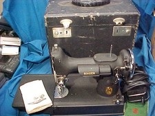 Orig 1939 SINGER FEATHERWEIGHT 221-1 SEWING MACHINE w Orig WRINKLE Matte FINISH