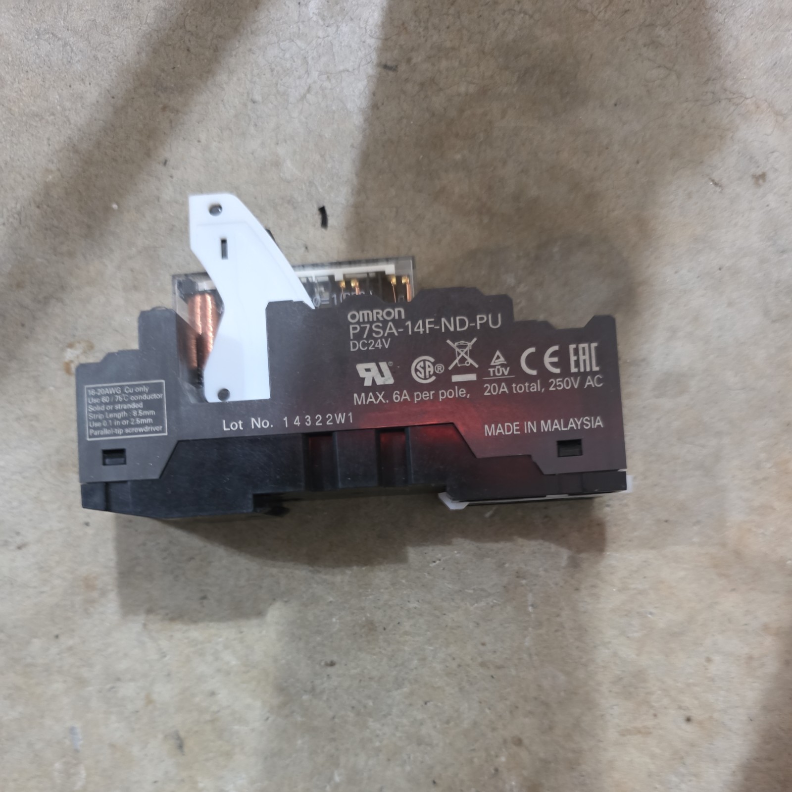 OMRON P7SA-14F-ND-PU 24VDC RELAY BASE w/ G7SA-4A2B 24VDC RELAY QUANTITY!! WOW!!
