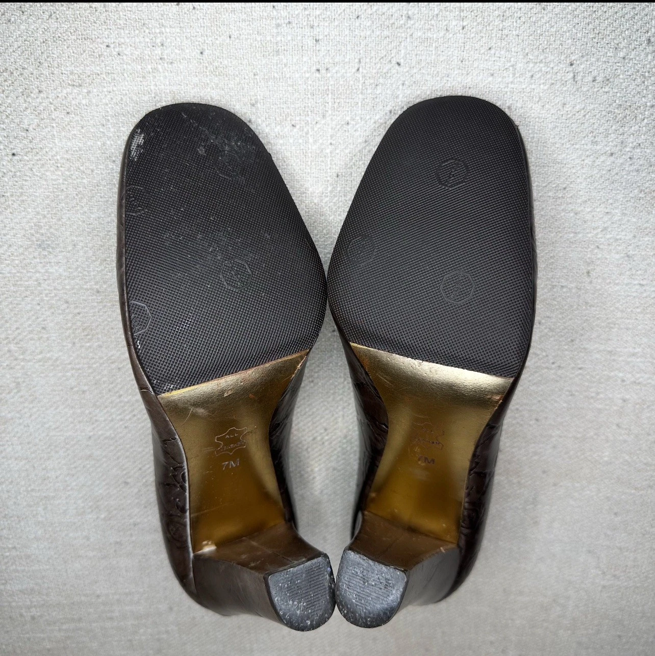 Scarpe donna Tory Burch decolte in pelle marrone con logo in rilievo da lavoro formali