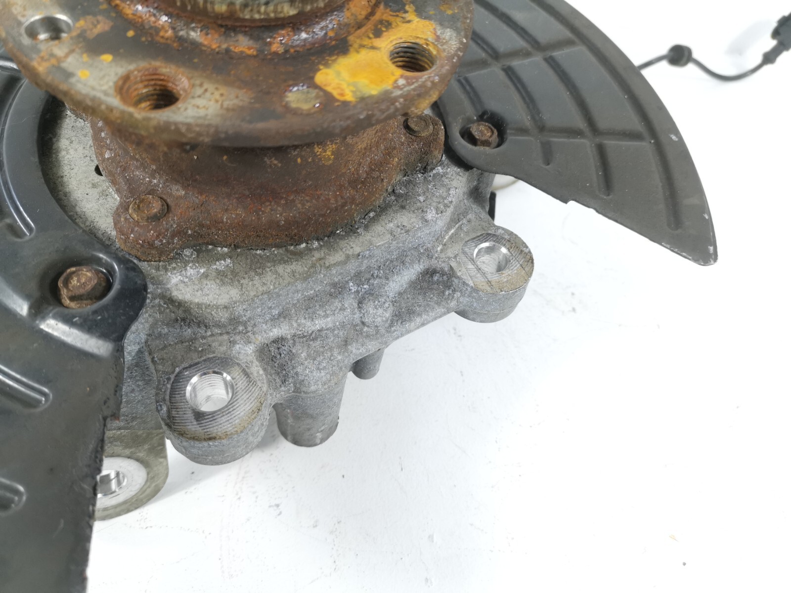 17-20 MASERATI Levante REAR LEFT DRIVER SIDE SPINDLE KNUCKLE WHEEL HUB BEARING