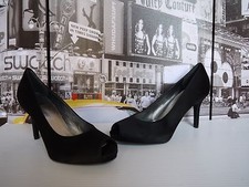 399 Gorgeous Stuart Weitzman Black Satin Peep Toe Pumps Size us 8 Must have