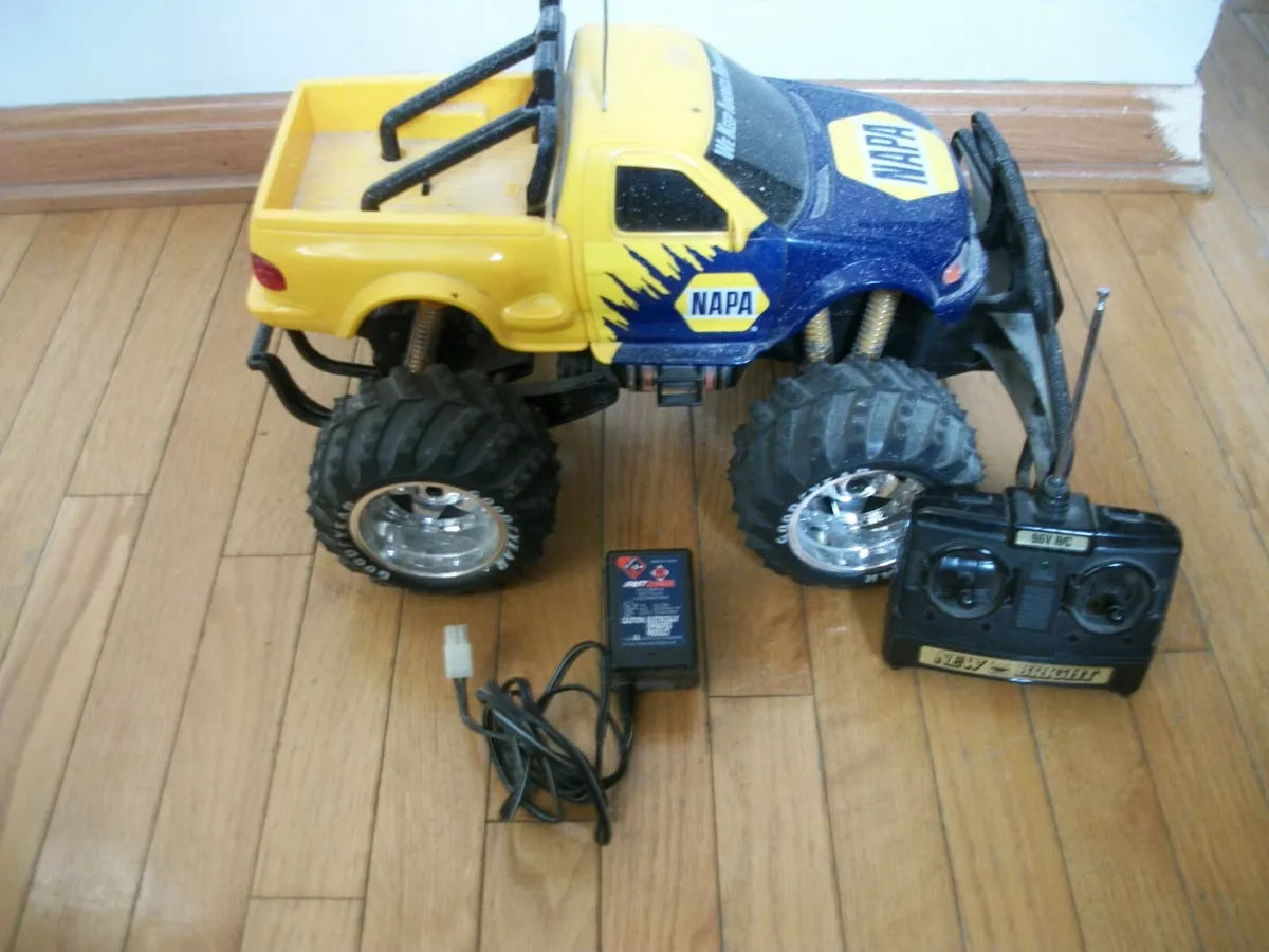 1997 New Bright NAPA F 150 Step Side RC Monster Truck with Remote Charger