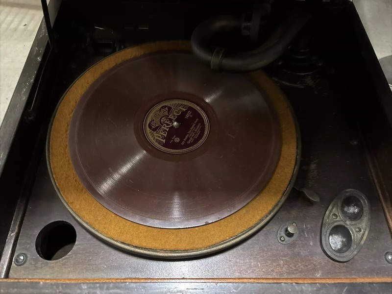 VINTAGE TABLE  TOP VICTOR VICTROLA CRANK PHONOGRAPH ! VV-90  VV1-90 VV90