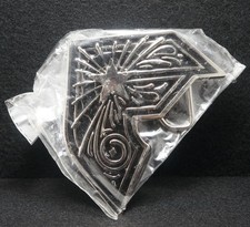 WI11167 NOS VINTAGE 1990s  FAMOUS STARS  STRIPES  MENS SILVER BELT BUCKLE