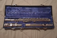 Gemeinhardt Flute Elkhart Indiana 2NP Pre-owned Flute And Case Needs Cleaning