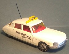 Modellino auto Siku 13XX Citroen DS 21 TAXI 1:60 restomod