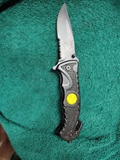 New Black Texture Knife With Pocket Clip, Window Braker seatbelt cutter Sharp