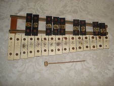 VINTAGE PRIMITIVE AMERICAN / HAND MADE RHYTHM BAND 24 BELL / KEY WOOD XYLOPHONE