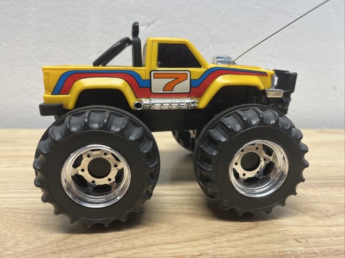 Radio Shack Wild Runner 60-4031 RC Truck No Remote Shelf Queen VG Condition - Picture 4 of 11