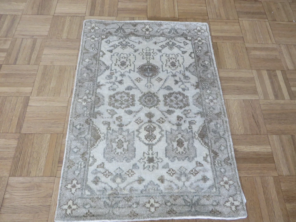 1'11 X 2'10 Hand Knotted Ivory Gray Bamboo Silk Oushak Oriental Rug Ushak G5733 - Image 2 of 4