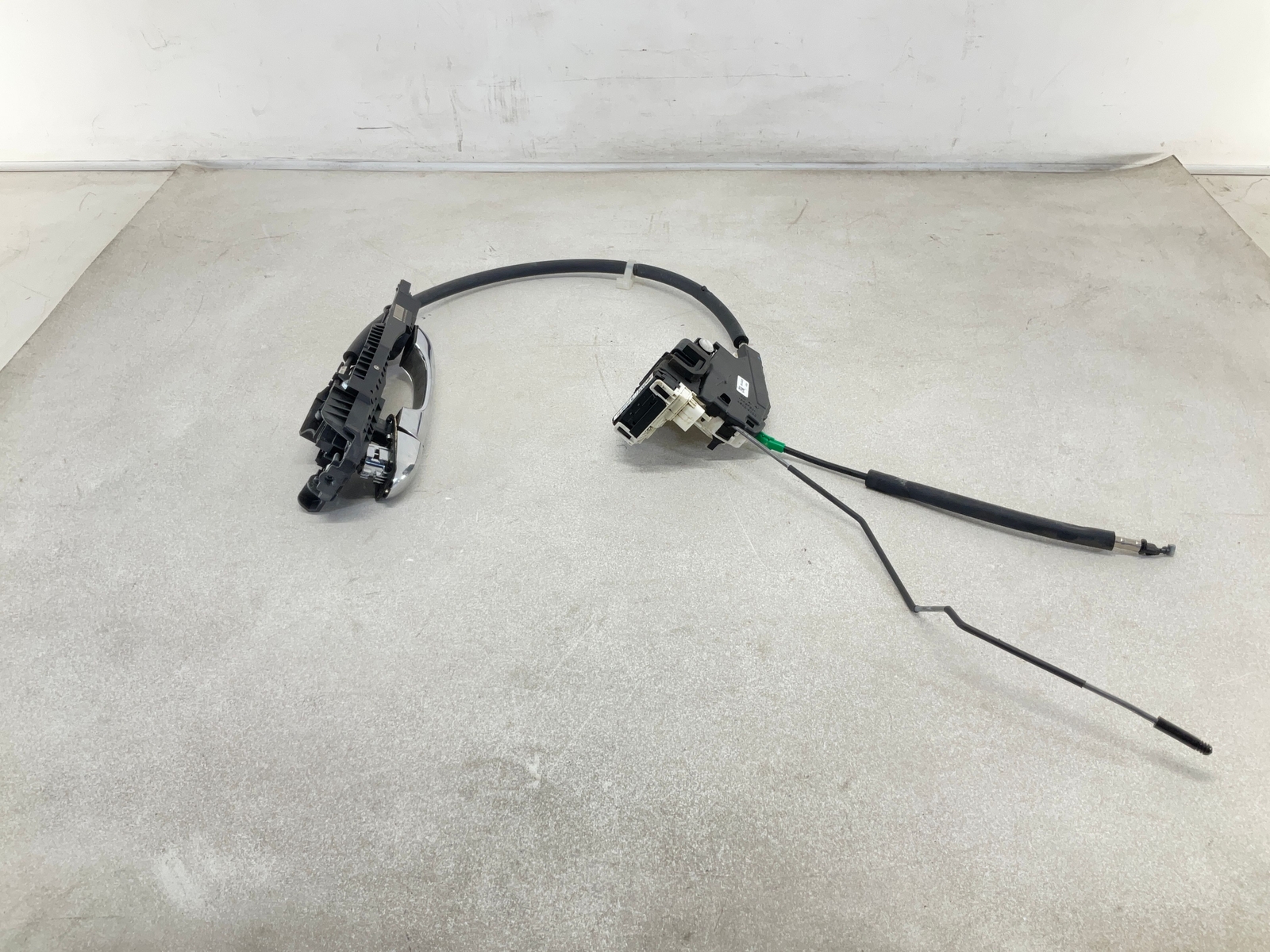 17-20 MASERATI Levante Exterior Rear Right Passenger Door Handle W/ Actuator