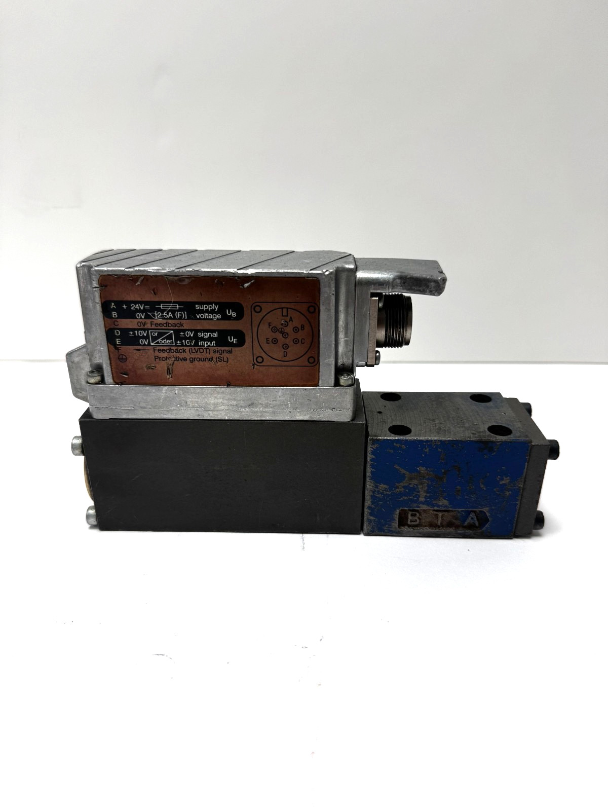 Rexrth Bosch Proportional Directional Valve  LVDT 24V DC Industrial Hydraulic