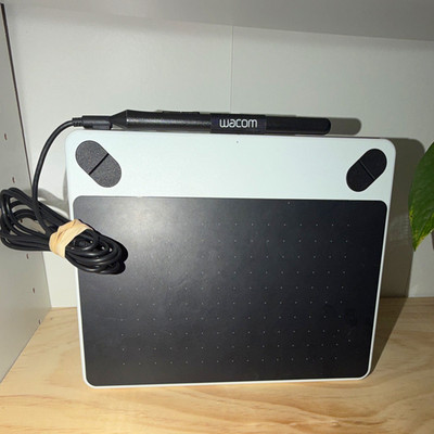 Wacom Intuos CTL-490 Graphics Tablet w/ Pen Stylus, Wired USB Cable