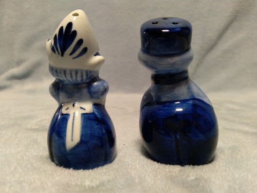 Delftware Dutch Boy Girl Salt Pepper Shaker Crown Mark on Girls Left Foot - Picture 3 of 6