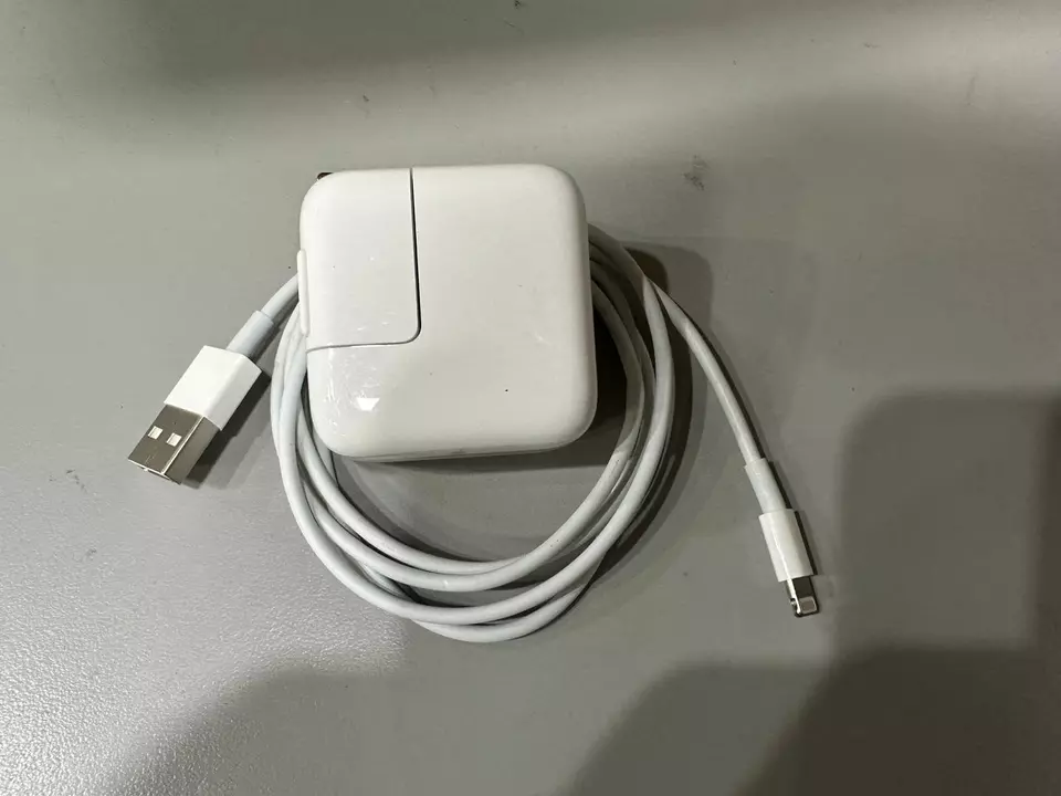 Original Apple 12W Wall Charger And 1M Lightning to USB Cable iPad's & iPhone - Image 4 of 4