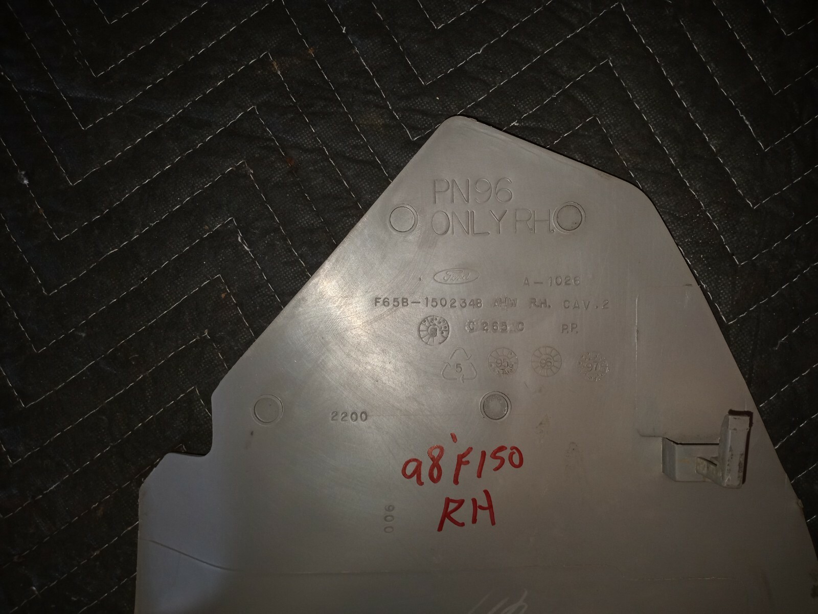 9703 Ford F150 Expedition RH Passenger Side Kick Scuff Panel Trim Gray