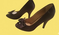 Elegant peep-toe high heels