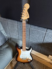 Squire by Fender Stratocaster 20th Anniversary Edition Electric Guitar Sunburst