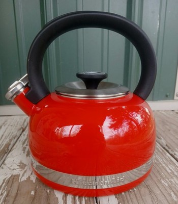 KitchenAidBrightEmpireRed2QtTeaKettlePotStainlessEnamelLoopHandlePushButtonWhist