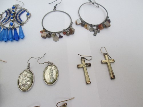 10 PAIRS OF DROP / DANGLING EARRINGS FOR PIERCED EARS - Picture 4 of 6