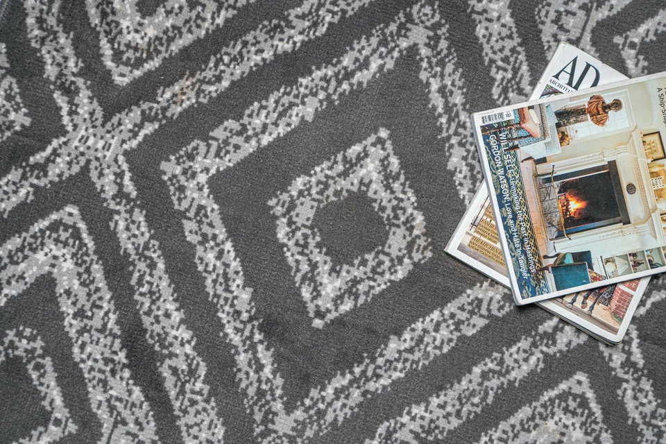 Geometric Diamond Runner - 2'x8' Dark Grey, Moroccan Transitional Area Rug - 516 - Image 3 of 4