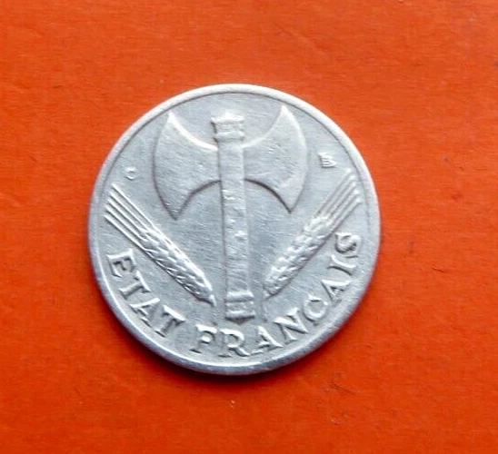Très Belle Pièce de 50 CENTIMES de 1944 petit c Type "BAZOR " Léger 0,68 gr - Photo 1/2