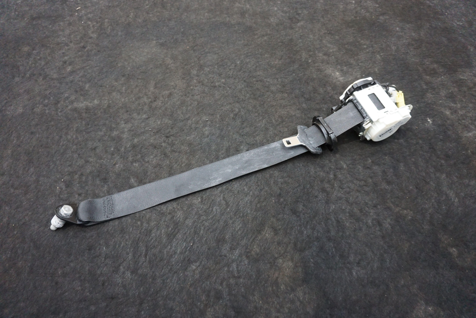 Front Left Driver Side Seat Belt OEM 34050567 Ferrari California 2012-14