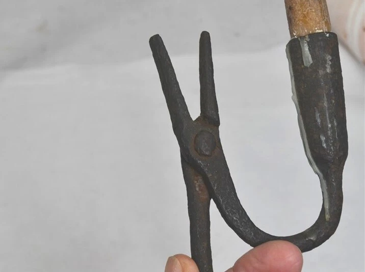 antiguo candelabro rushlight forjado 13 pulgadas con vela siglo XVIII original 1750 Foto 4 de 4