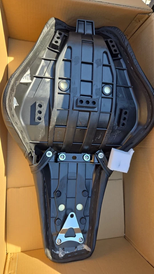 Assento de motociclista passageiro preto ajuste diamante Honda Shadow VT750 C2 07-24 - Imagem 4 de 4