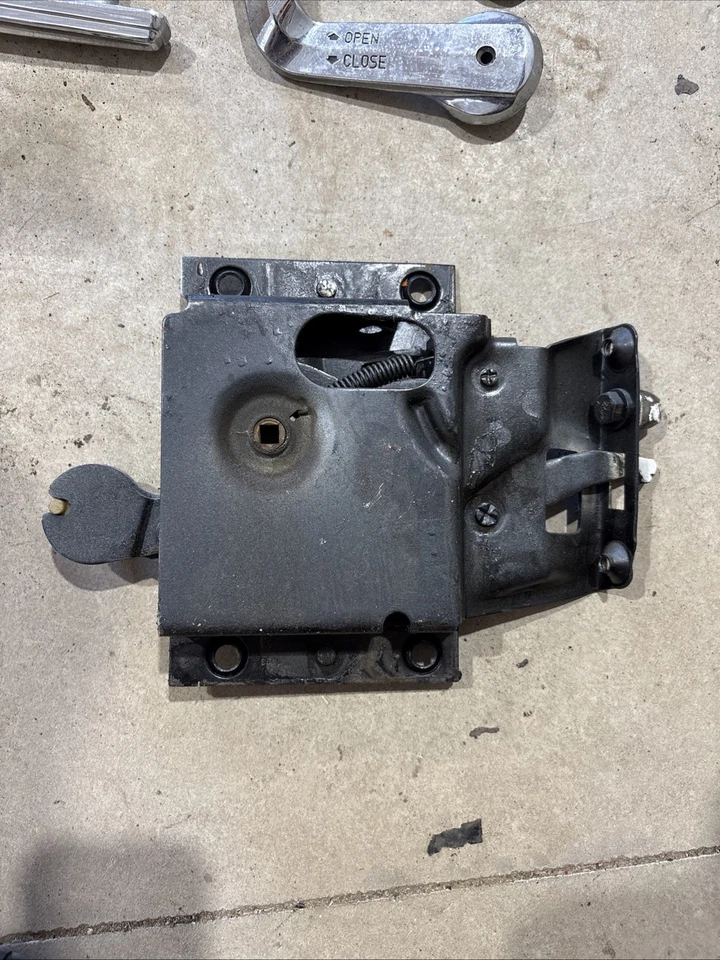 Conjunto de manija y pestillo de puerta corredera para furgoneta Chevrolet GMC G10 G30 71-95 Foto 3 de 4