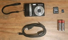 Polaroid i1036 10MP Digital Camera Bundle SD Card USB Cable AA Batteries