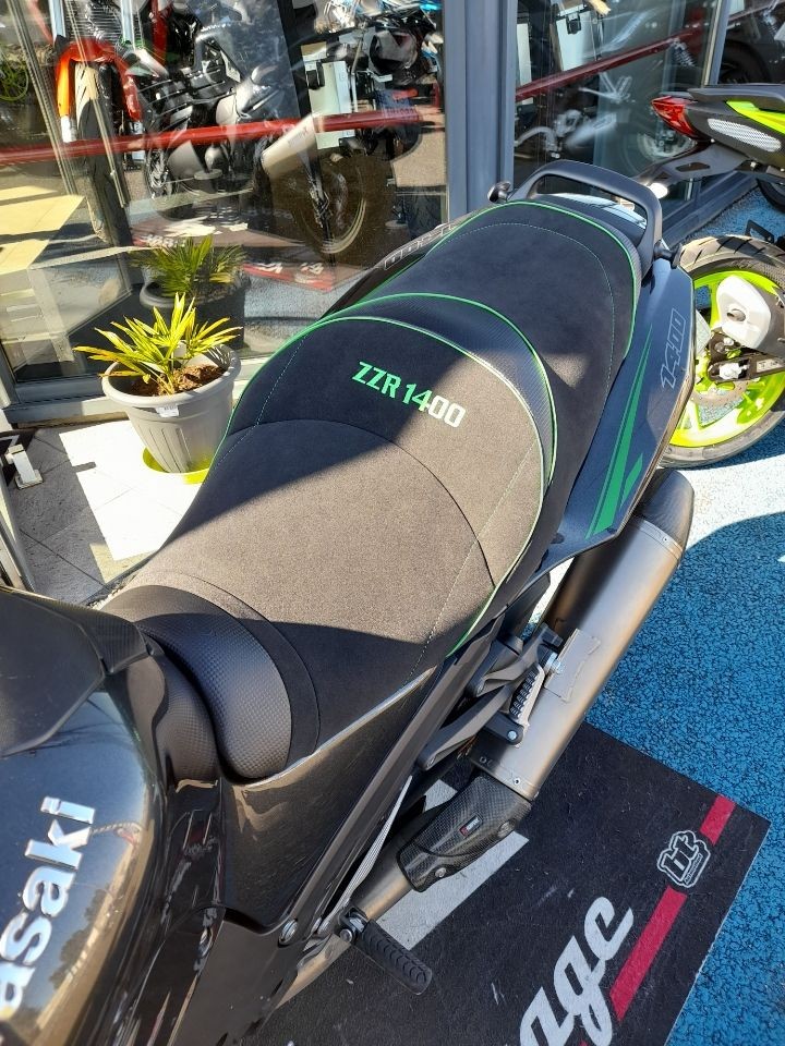 Housse de selle Kawasaki ZZR1400 avec grip technique étanche Top Sellerie