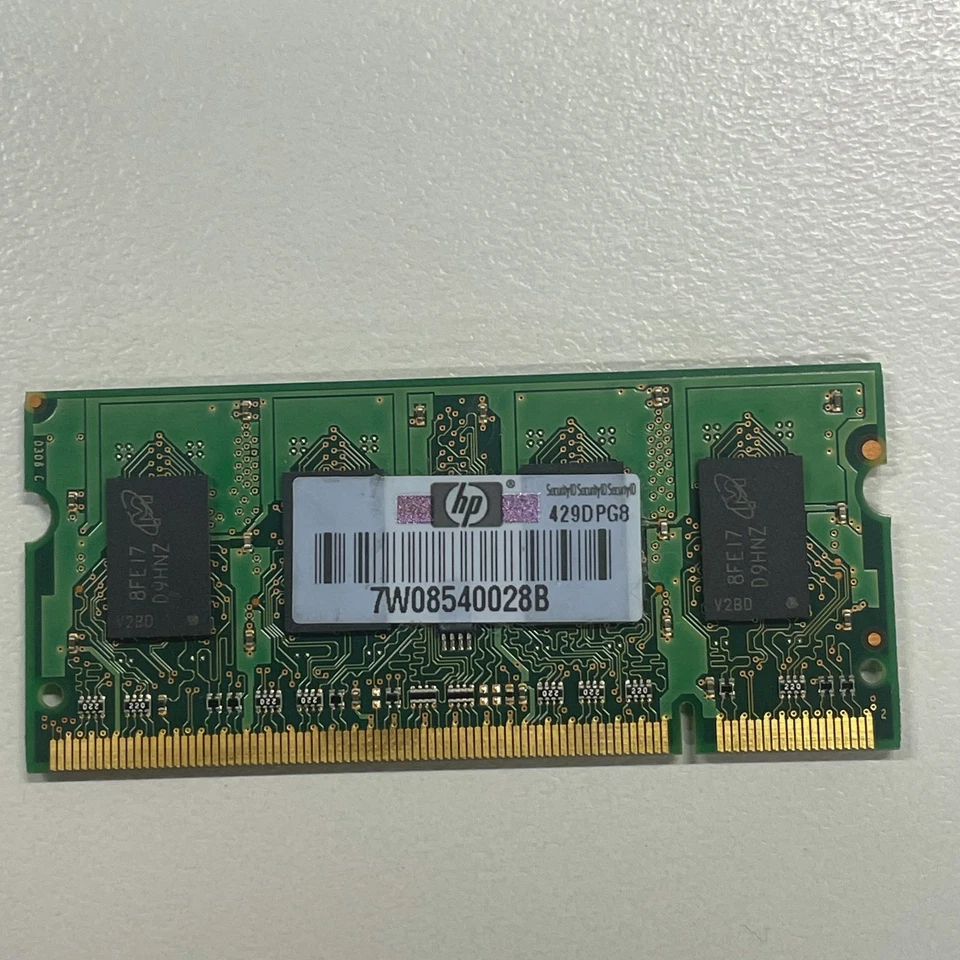 Micron 1GB DDR2 RAM PC2-5300 667MHz Unbuffered CL5 SODIMM MT8HTF12864HDY-667E1 - Image 2 of 3