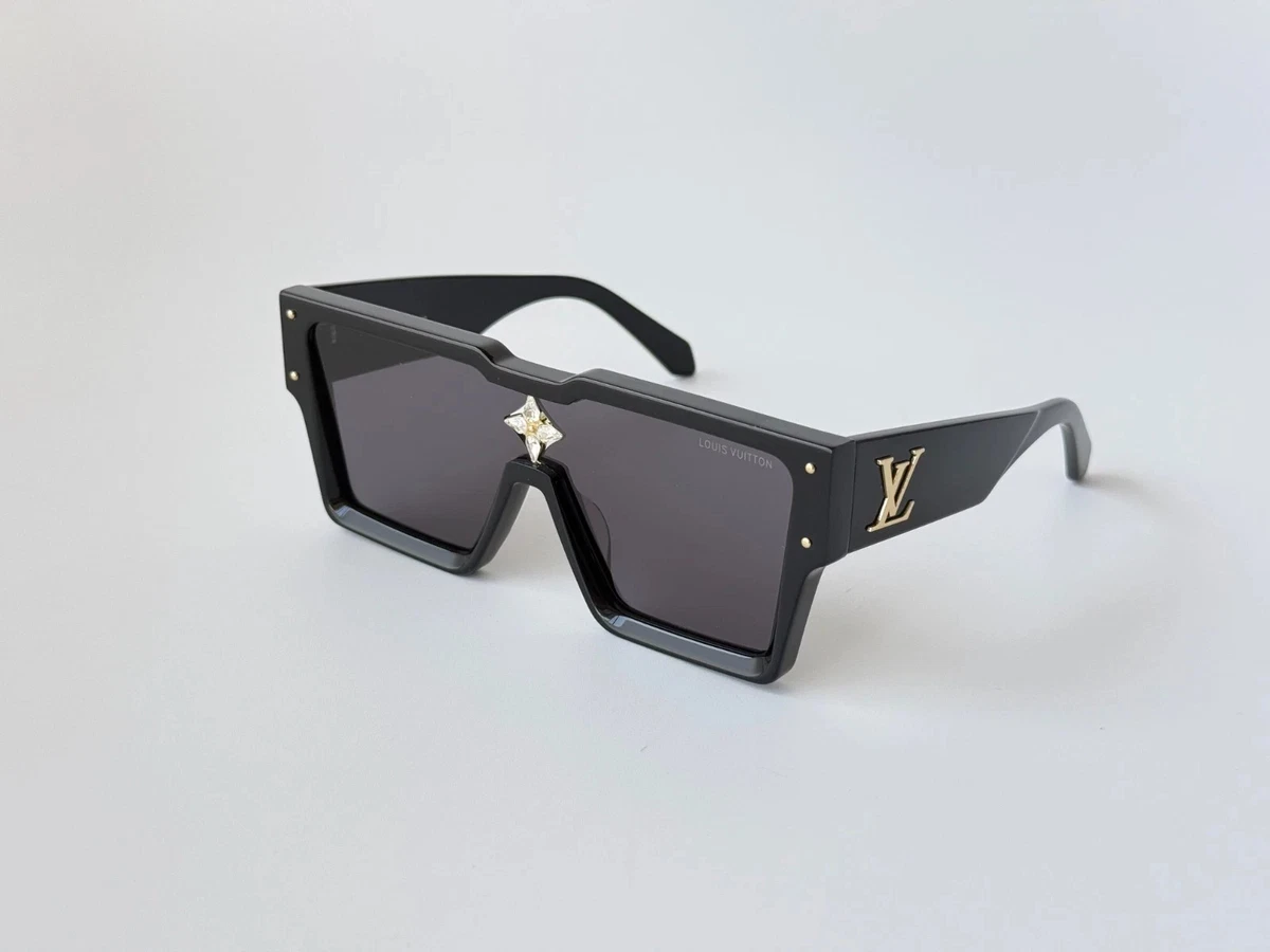 New Unisex Luxury LV Sunglasses ? LV Waimea Large Square Sunglasses S00 - Men - Accessories  main image 3