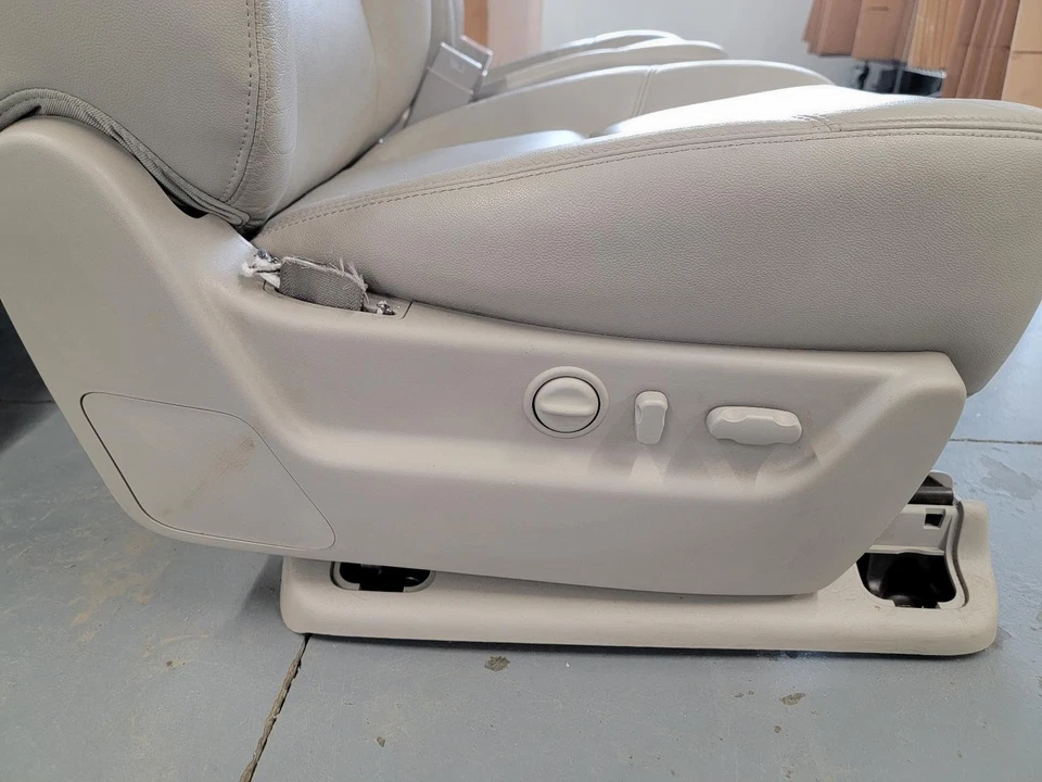 '12-'14 CHEVROLET SUBURBAN 1500 Juego completo de asientos eléctricos de cuero gris OEM Foto 3 de 4