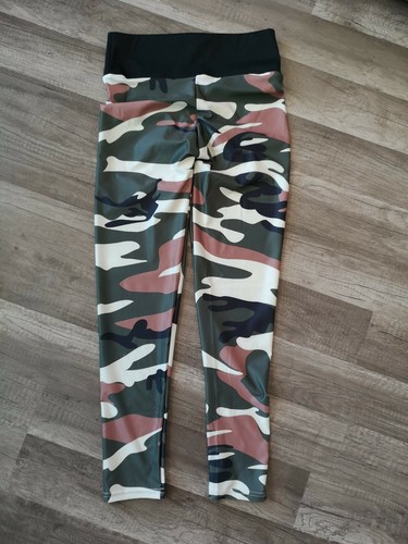 Women's Camo Printed Yoga Pants Thights, size M - Picture 3 of 3