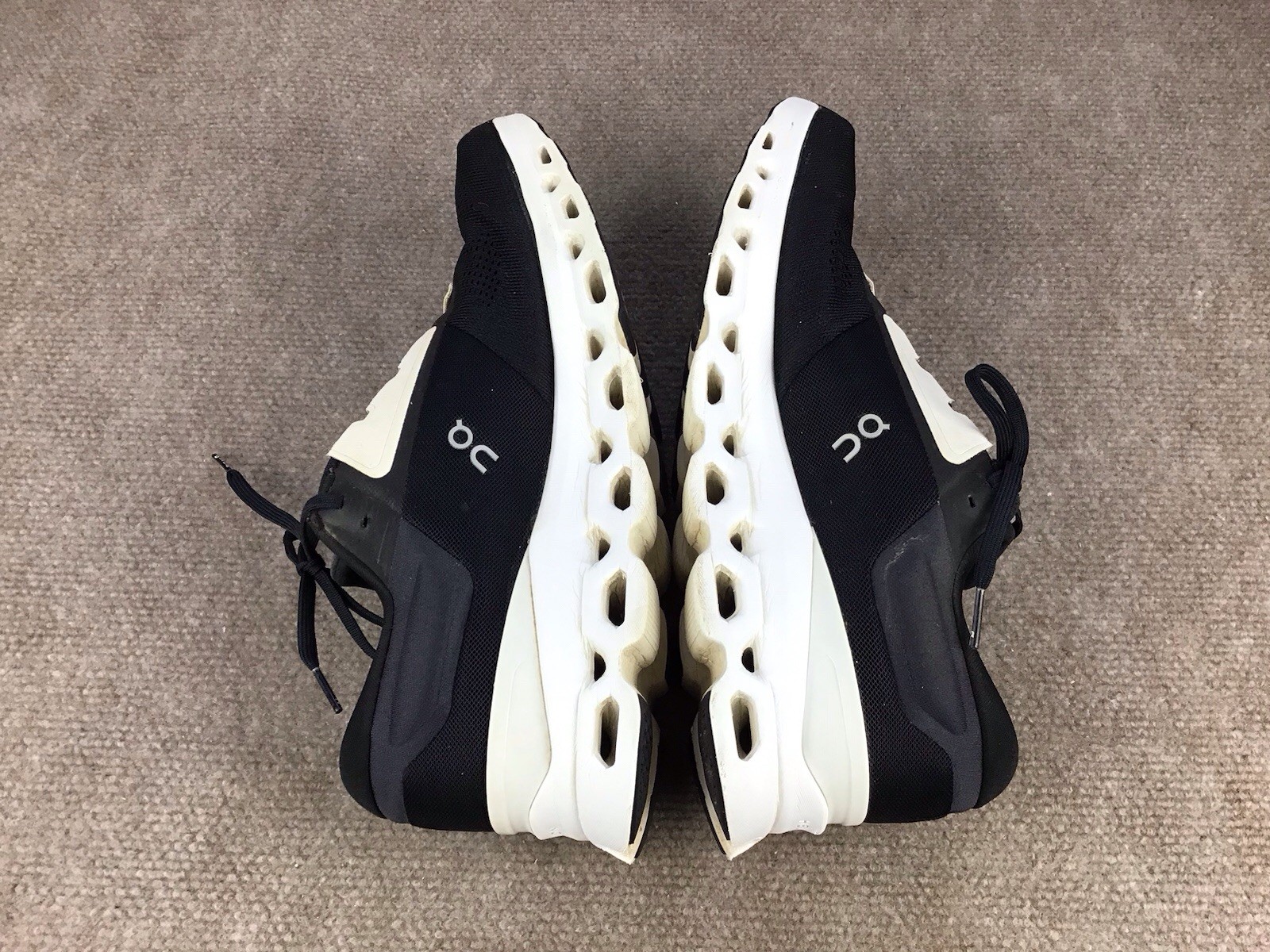 On Cloud Cloudstratus Sneakers Men's Sz US 9.5 Cloudtec Helion Athletic Shoes