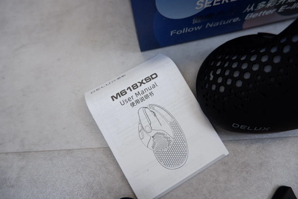 DELUX Seeker Ergonomic Mouse Wireless, Vertical Mouse with OLED Screen NEW - Image 2 of 4