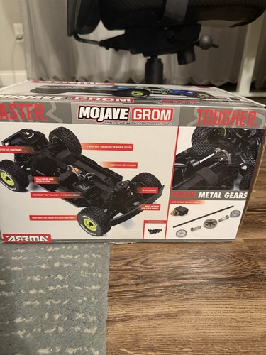 Arrma ARA2104T2 MOJAVE GROM 4x4 SMART Small Scale Desert Truck (Blue/White) - Picture 16 of 20