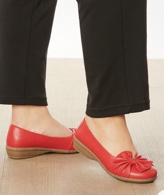 Comfortview Women's The Pamela Slip On Flat Red Size 9WW New Without Box